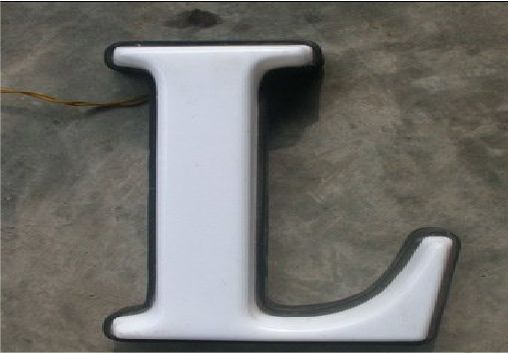 登封亚克力发光字是什么材质？