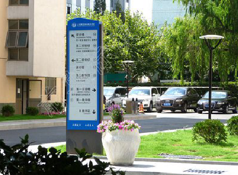 登封哪些因素影响宣传栏的制作？